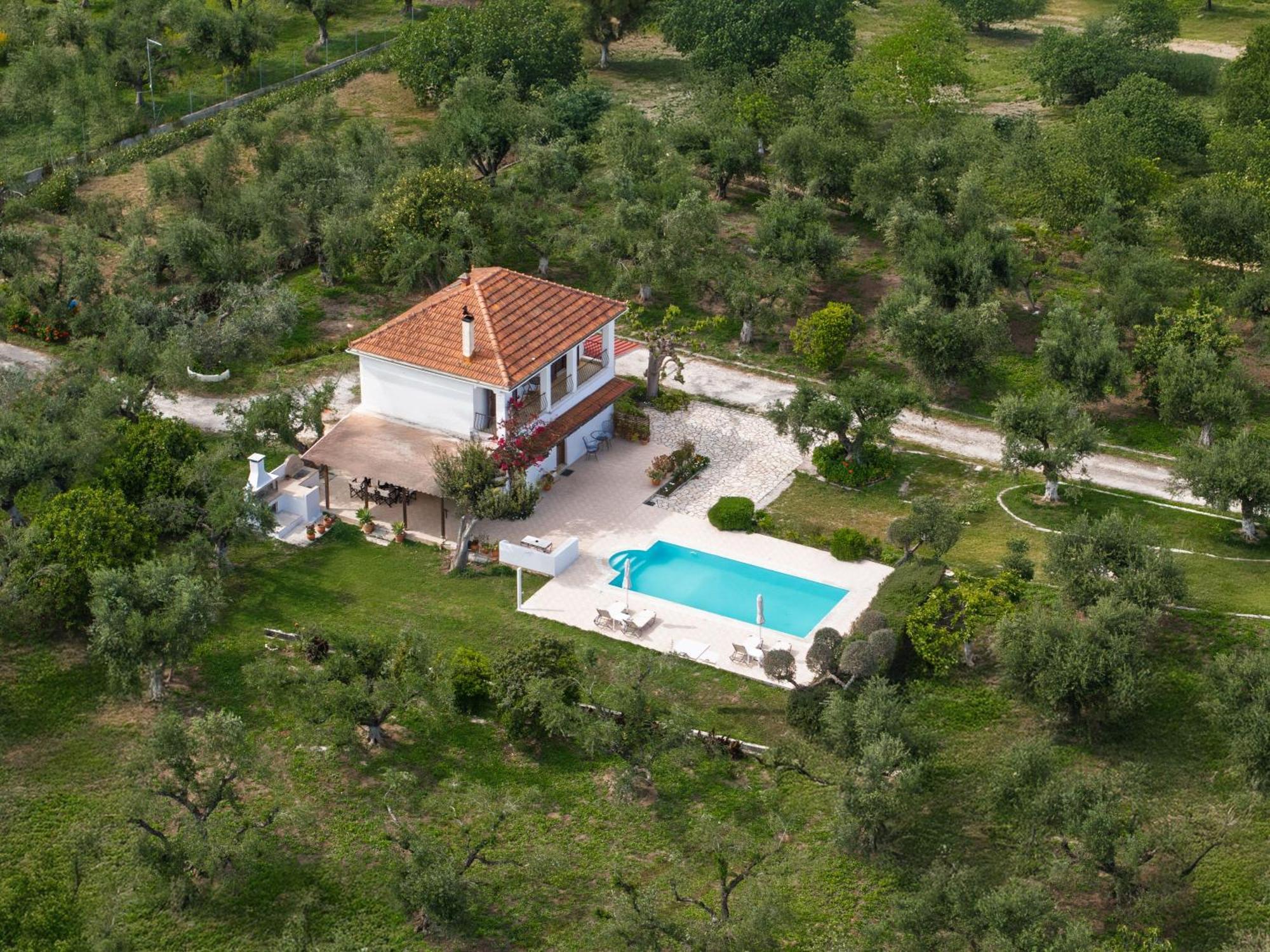 Villa Lola - 3 Bedrooms & Private Pool Lithakia  エクステリア 写真