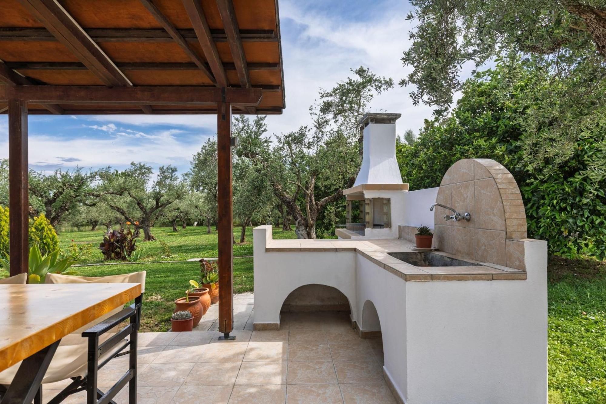 Villa Lola - 3 Bedrooms & Private Pool Lithakia  エクステリア 写真