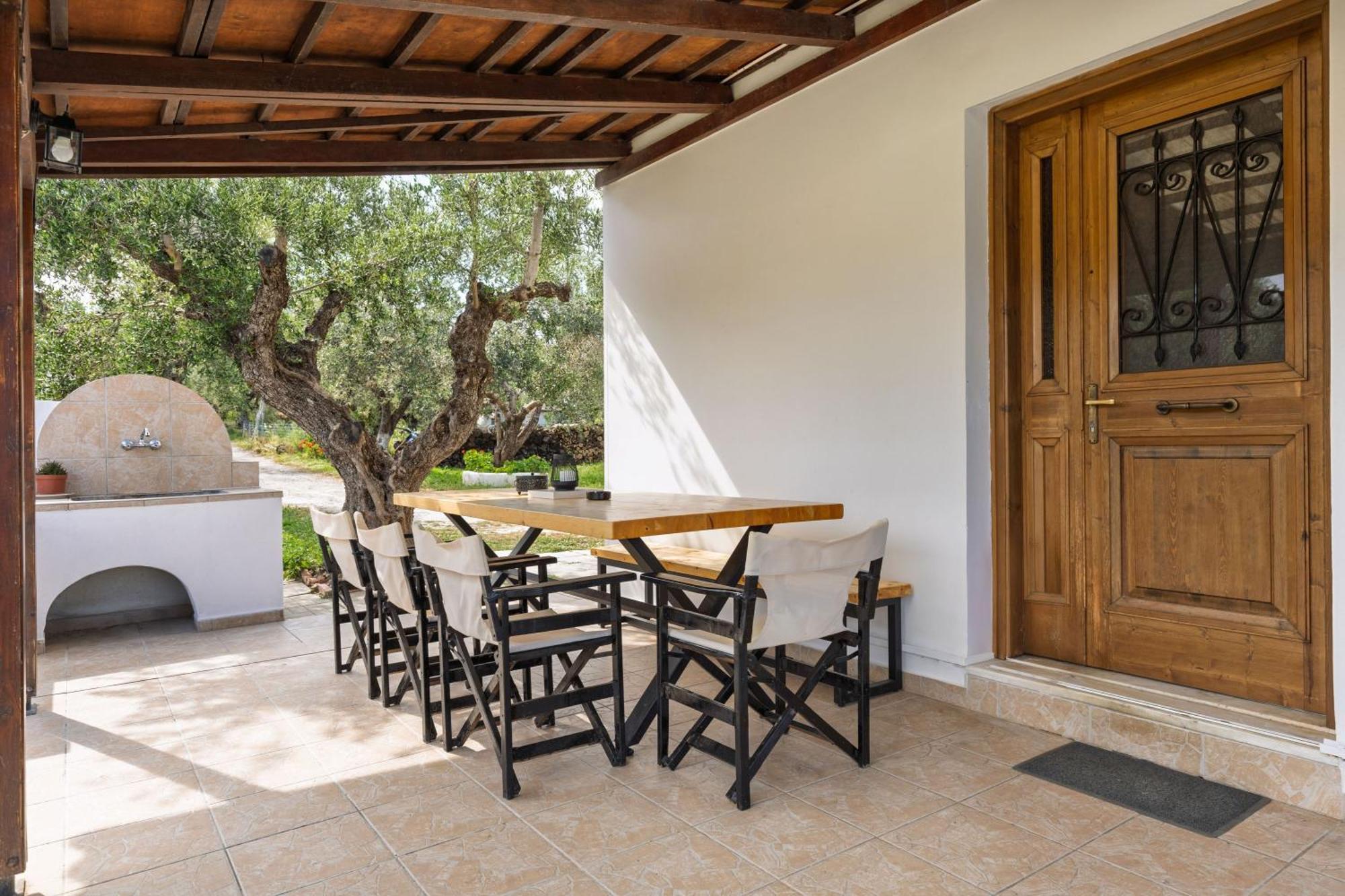 Villa Lola - 3 Bedrooms & Private Pool Lithakia  エクステリア 写真