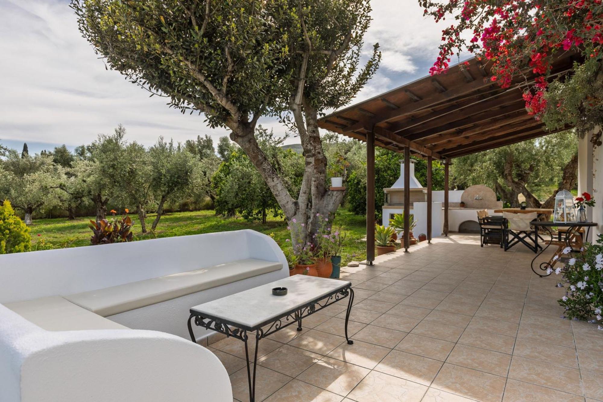 Villa Lola - 3 Bedrooms & Private Pool Lithakia  エクステリア 写真