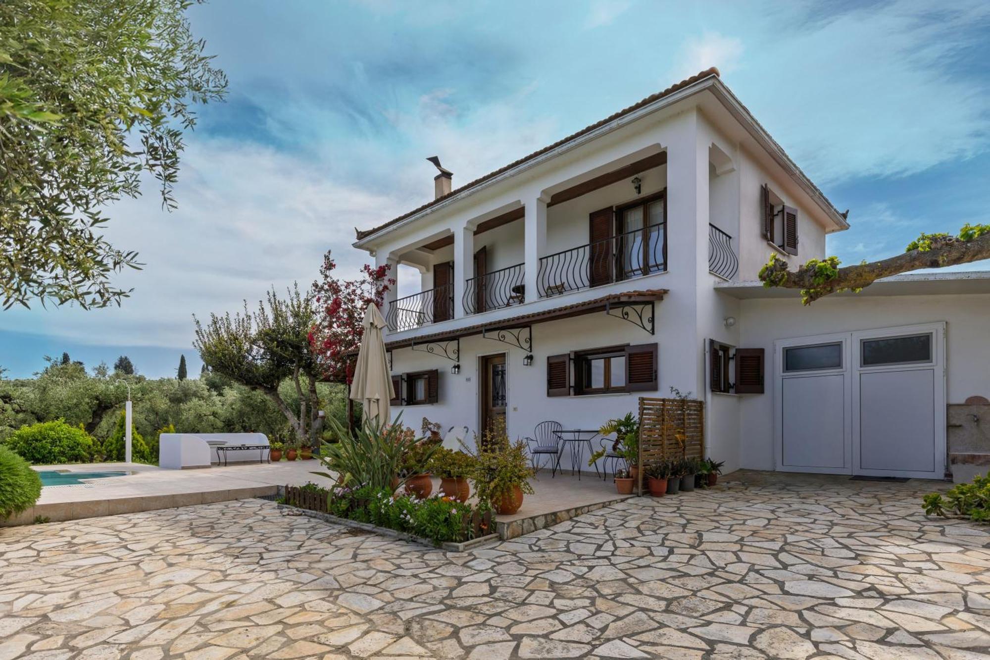 Villa Lola - 3 Bedrooms & Private Pool Lithakia  エクステリア 写真