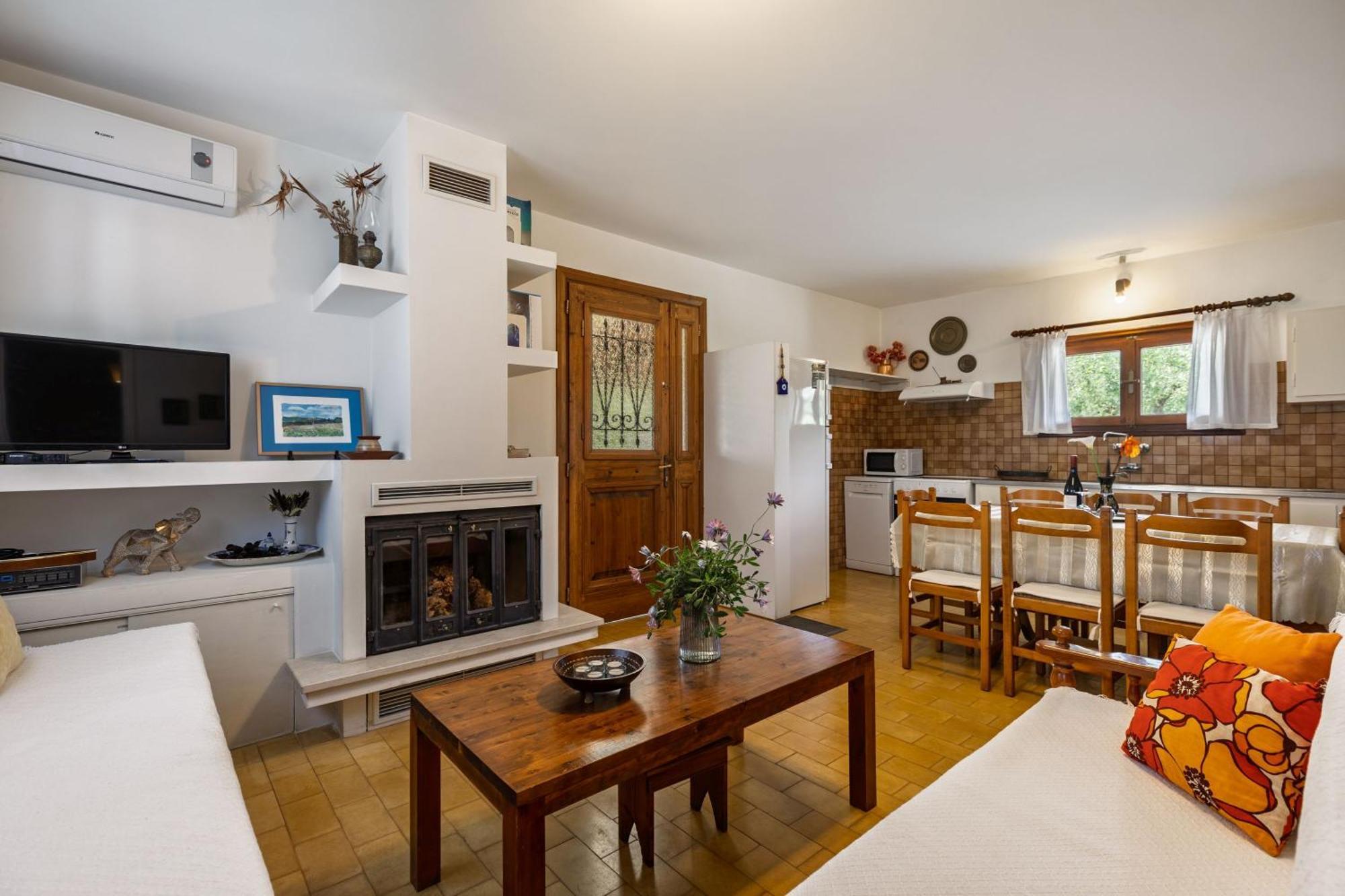 Villa Lola - 3 Bedrooms & Private Pool Lithakia  エクステリア 写真