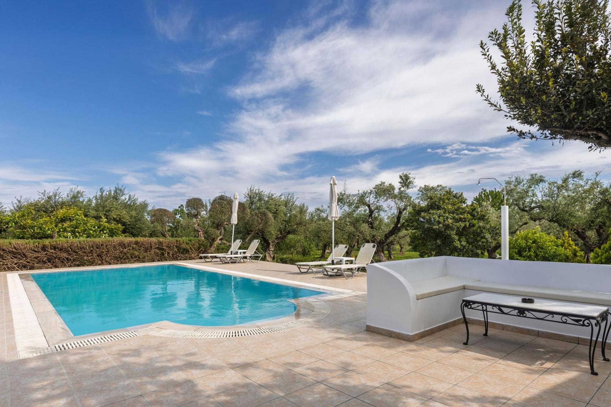 Villa Lola - 3 Bedrooms & Private Pool Lithakia  エクステリア 写真
