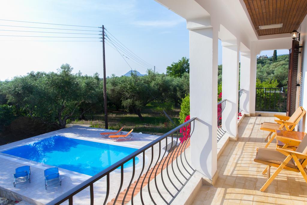 Villa Lola - 3 Bedrooms & Private Pool Lithakia  エクステリア 写真