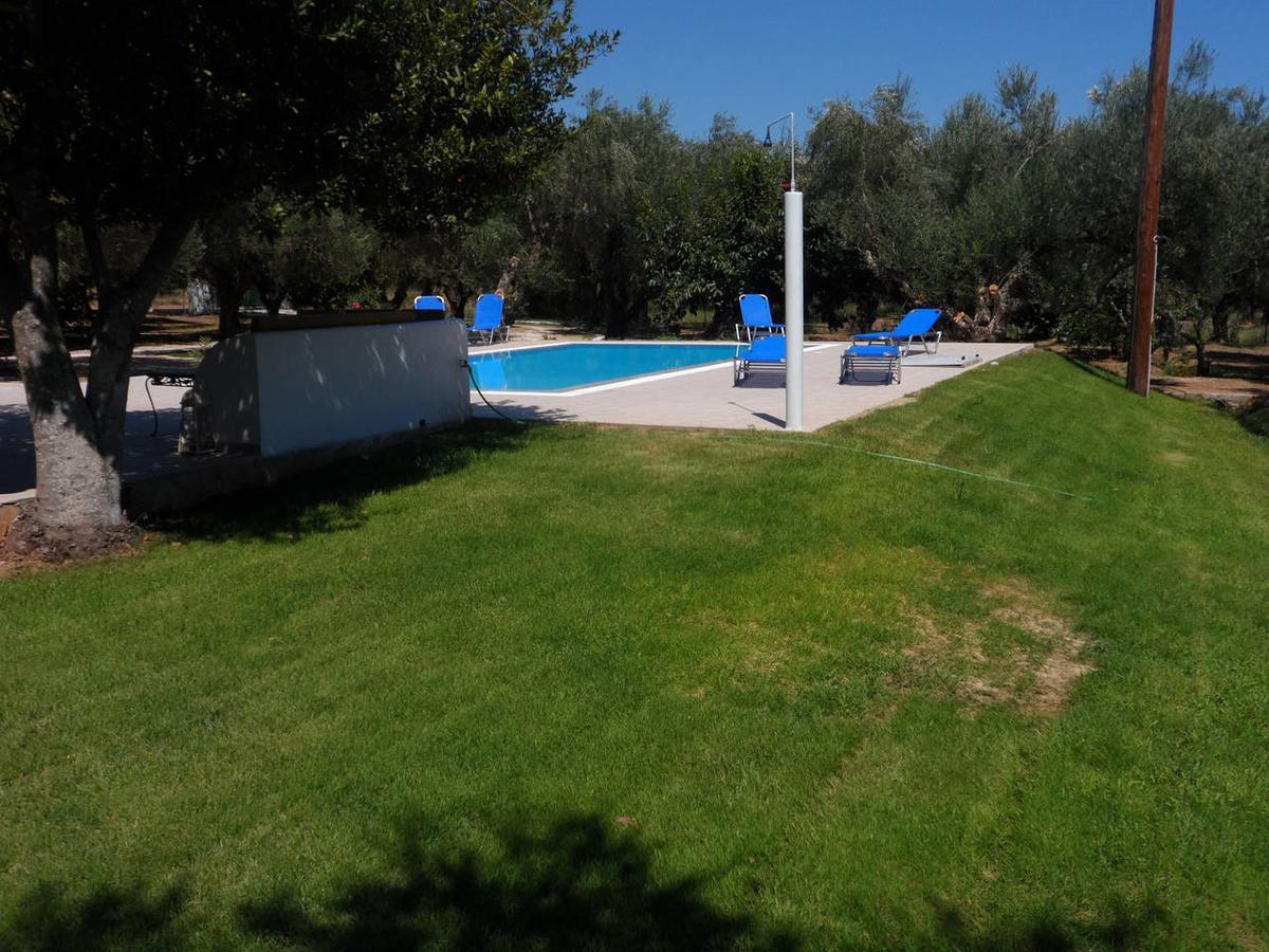 Villa Lola - 3 Bedrooms & Private Pool Lithakia  エクステリア 写真